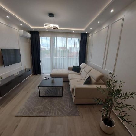 Kat Apartman Leilighet Subotica Eksteriør bilde
