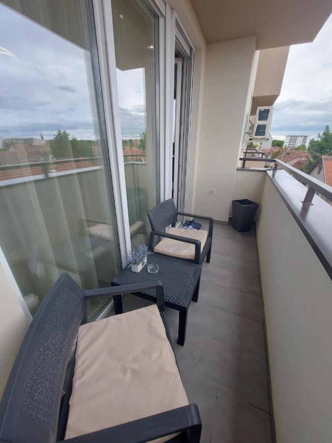 Kat Apartman Leilighet Subotica Eksteriør bilde
